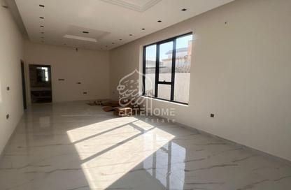 Villa - 5 Bedrooms - 6 Bathrooms for rent in Al Tarfa - Mughaidir - Sharjah