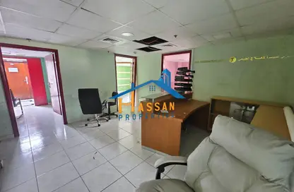 مكتب - استوديو - 2 حمامات للايجار في الند - القاسمية - الشارقة