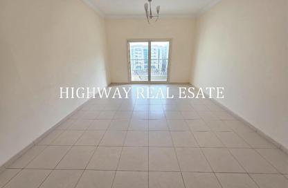 شقة - 2 غرف نوم - 2 حمامات للايجار في مبنى مويلح - مويلح - الشارقة شقة - 2 غرف نوم - 2 حمامات للايجار في مبنى مويلح - مويلح - الشارقة