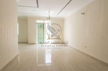 Apartment - 3 - 4 for rent in Al Qulaya'ah - Al Sharq - Sharjah