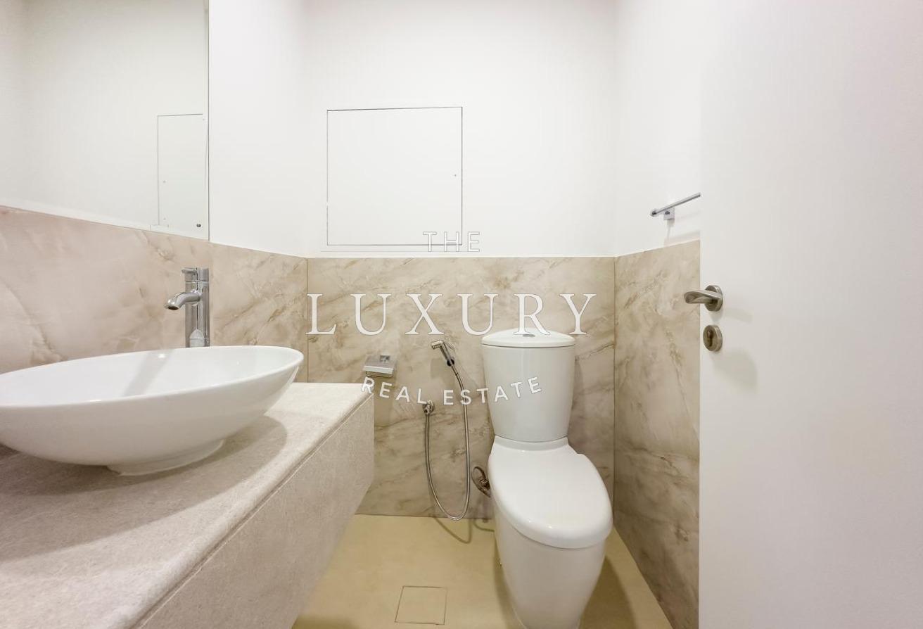 Full Sea view | Upgraded | Vacant photo 22