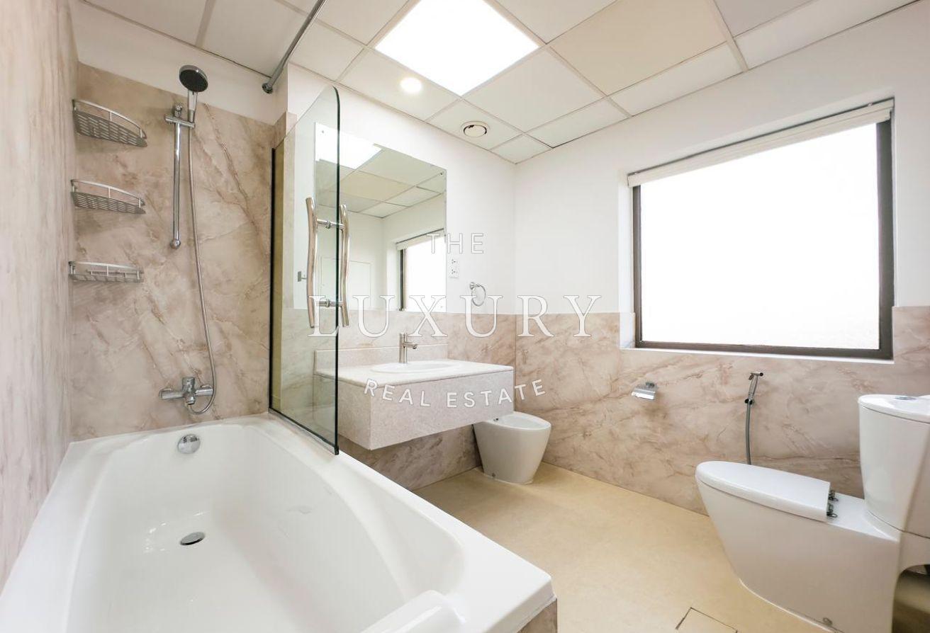 Full Sea view | Upgraded | Vacant photo 20