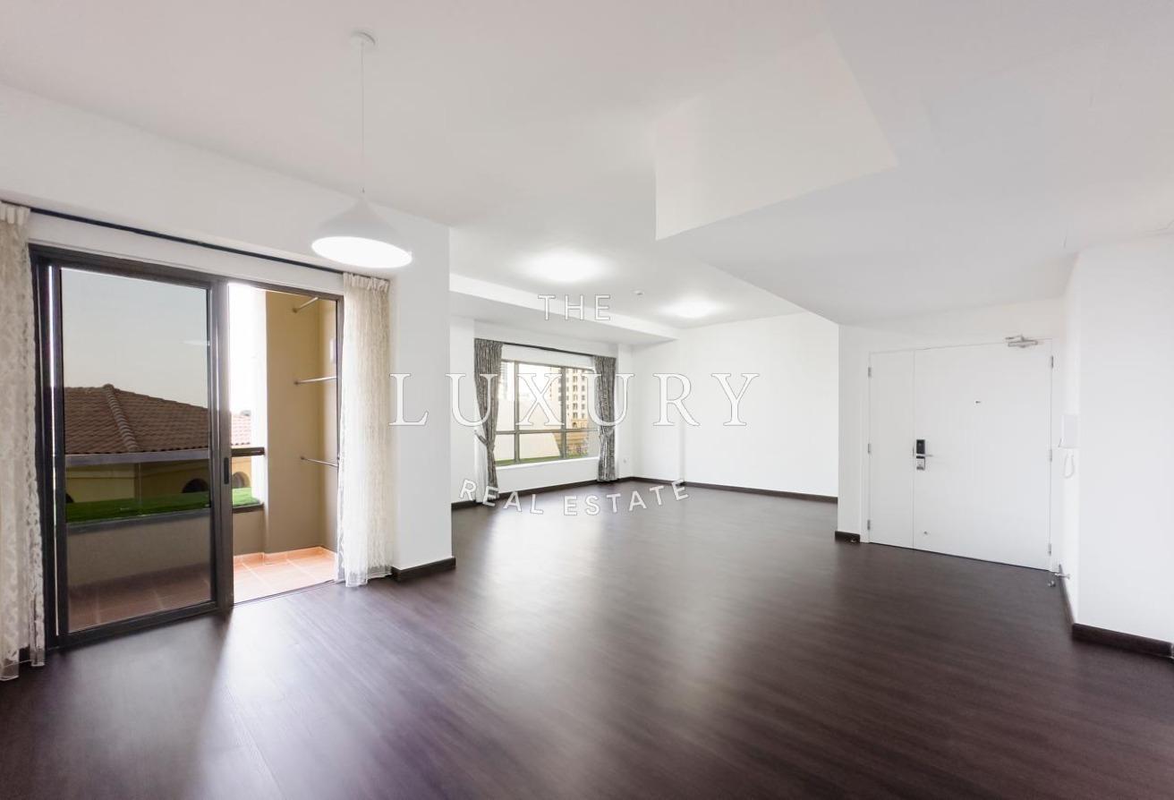 Full Sea view | Upgraded | Vacant photo 2