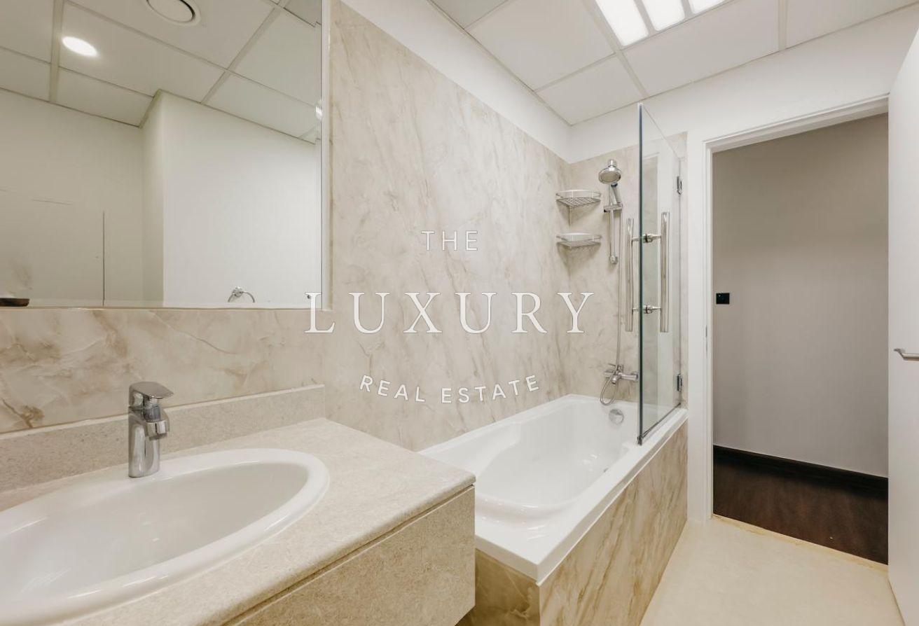 Full Sea view | Upgraded | Vacant photo 19
