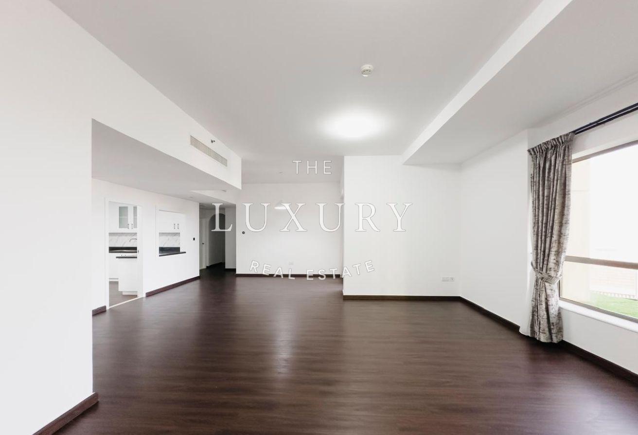 Full Sea view | Upgraded | Vacant photo 4