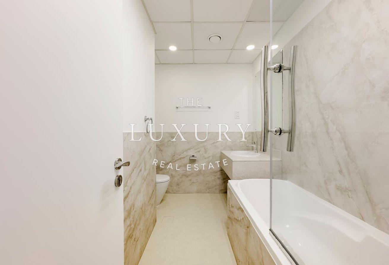 Full Sea view | Upgraded | Vacant photo 24