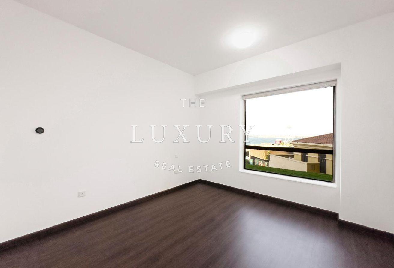 Full Sea view | Upgraded | Vacant photo 15
