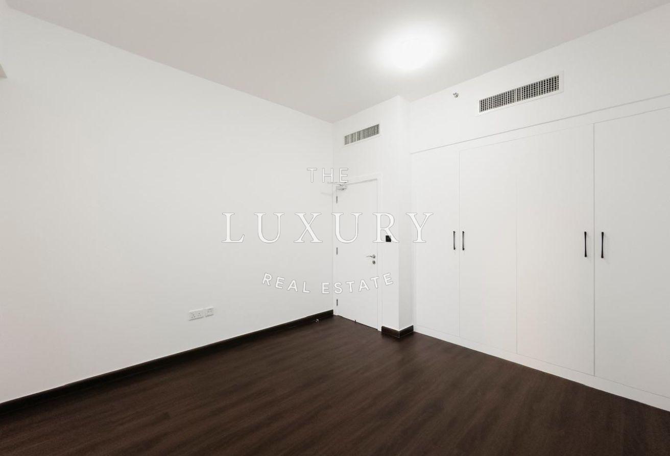 Full Sea view | Upgraded | Vacant photo 13
