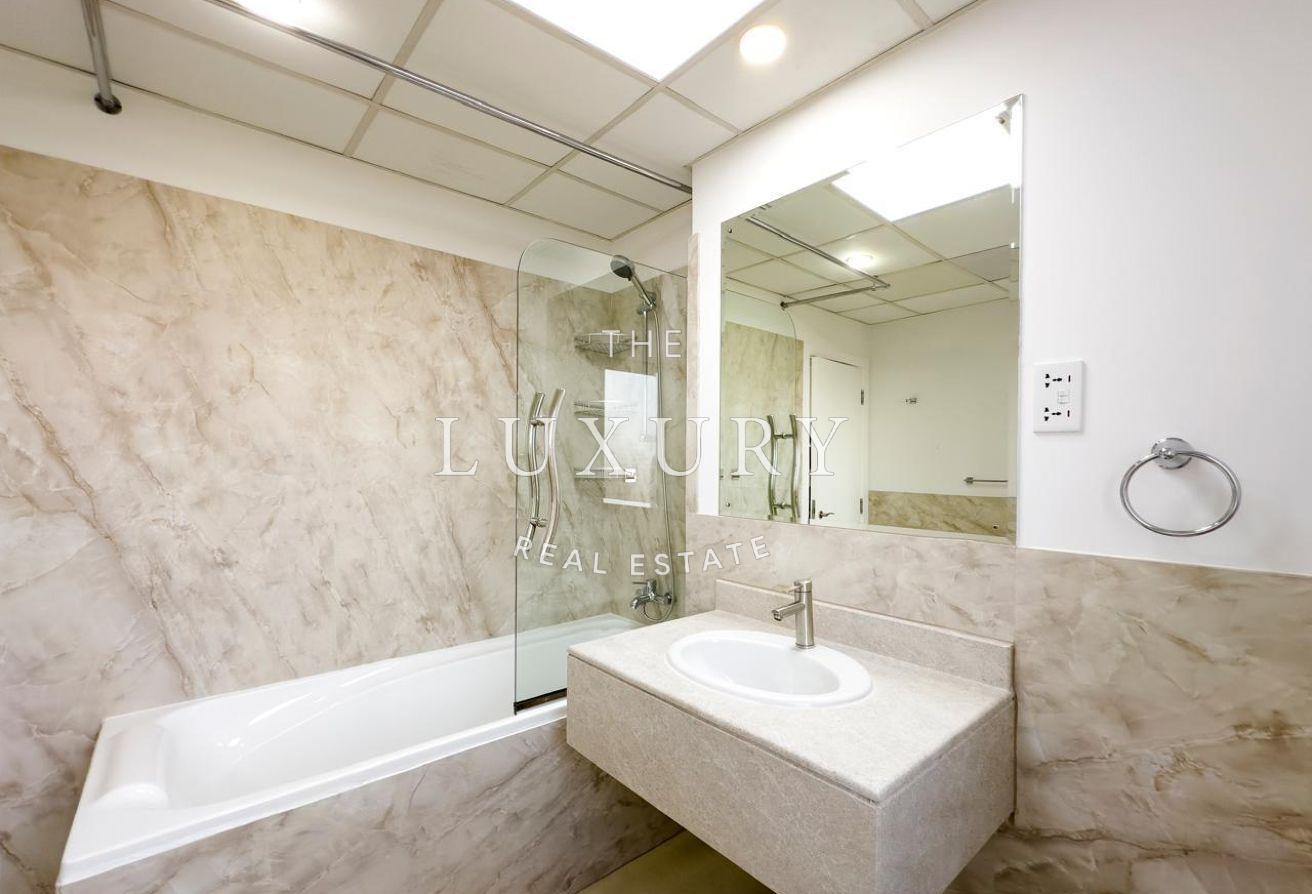 Full Sea view | Upgraded | Vacant photo 23