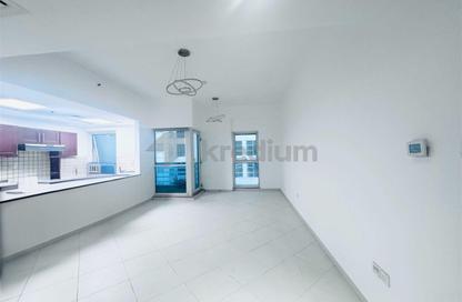 Apartment - 2 Bedrooms - 2 Bathrooms for rent in Cascades Tower - Dubai Marina - Dubai