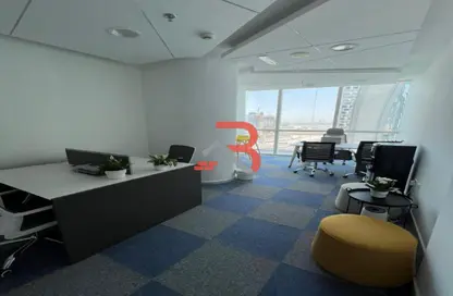 مكتب - استوديو للايجار في B2B  برج - الخليج التجاري - دبي