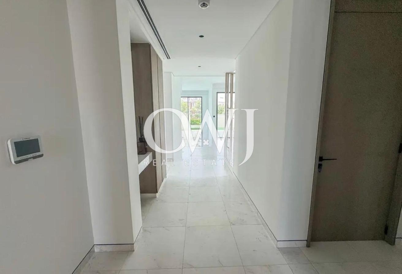 Closed Kitchen | Unfurnished | Multiple Cheques photo 2