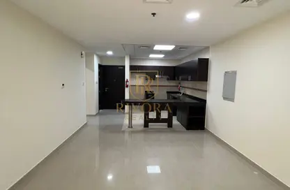 Apartment - 1 Bedroom - 2 Bathrooms for rent in Infinity Building - Sheikh Zayed Road - Dubai