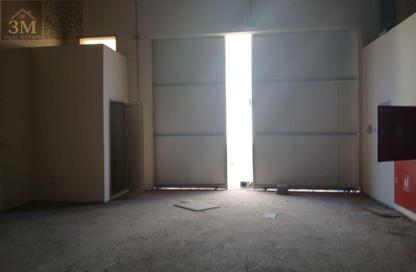 Warehouse - Studio - 1 Bathroom for rent in Umm Al Thuoob - Umm Al Quwain