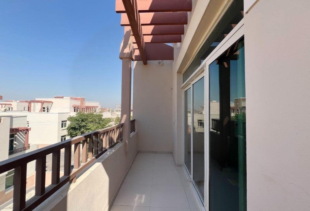 Big Layout Studio | Vacant | Balcony