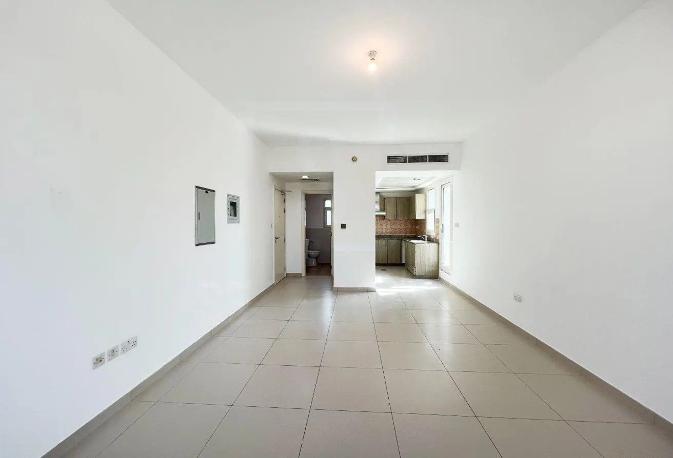 Big Layout Studio | Vacant | Balcony