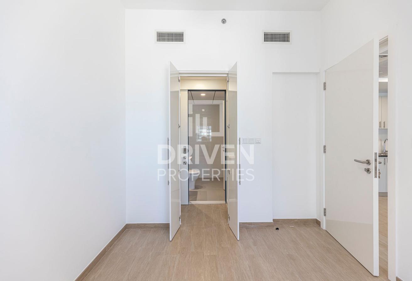 Well Maintained | Near Metro | Ready to Move In photo 8