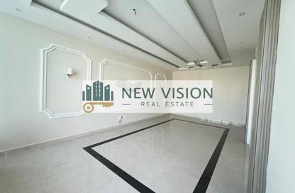 Apartment - 2 - 3 for rent in Al Mamzar Tower - Al Mamzar - Sharjah - Sharjah