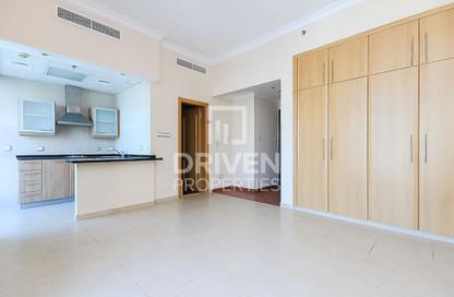 Apartment - Studio - 1 Bathroom for rent in Zumurud Tower - Dubai Marina - Dubai