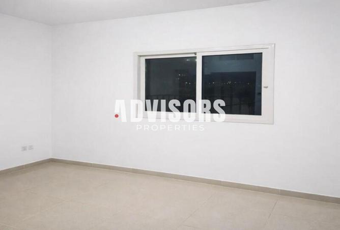 132002012 - Property Image 2