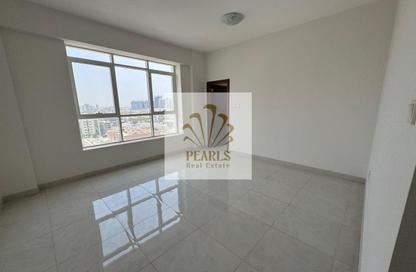 Apartment - 2 Bedrooms - 3 Bathrooms for rent in Cornish Tower - Al Rumaila - Ajman