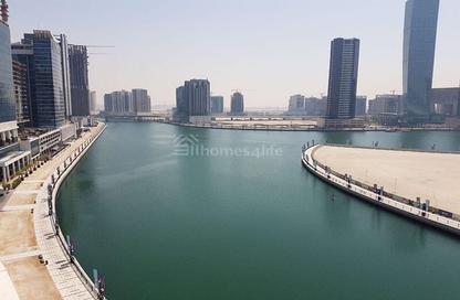 Apartment - 2 - 3 for sale in Bay's Edge - Business Bay - Dubai