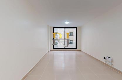 Apartment - Studio - 1 Bathroom for rent in Golden Sands 6 - Mankhool - Bur Dubai - Dubai