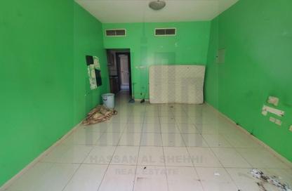 Apartment - Studio - 1 Bathroom for rent in Fire Station Road - Muwaileh - Sharjah Apartment - Studio - 1 Bathroom for rent in Fire Station Road - Muwaileh - Sharjah