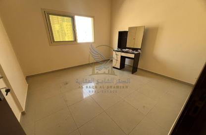 Apartment - 1 - 2 for rent in Bu Tina - Al Sharq - Sharjah