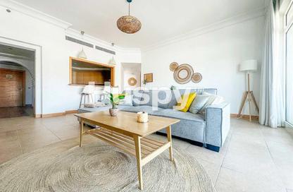 Apartment - 2 Bedrooms - 3 Bathrooms for rent in Al Tamr - Shoreline Apartments - Palm Jumeirah - Dubai