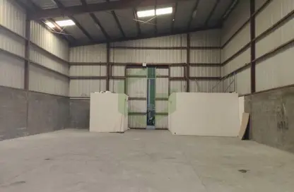 Warehouse - Studio - 1 Bathroom for rent in RAS - Umm Ramool - Dubai
