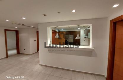 Apartment - 2 Bedrooms - 3 Bathrooms for rent in Marina Residences 2 - Marina Residences - Palm Jumeirah - Dubai