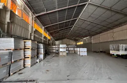 Warehouse - Studio - 1 Bathroom for rent in Mussafah Industrial Area - Mussafah - Abu Dhabi