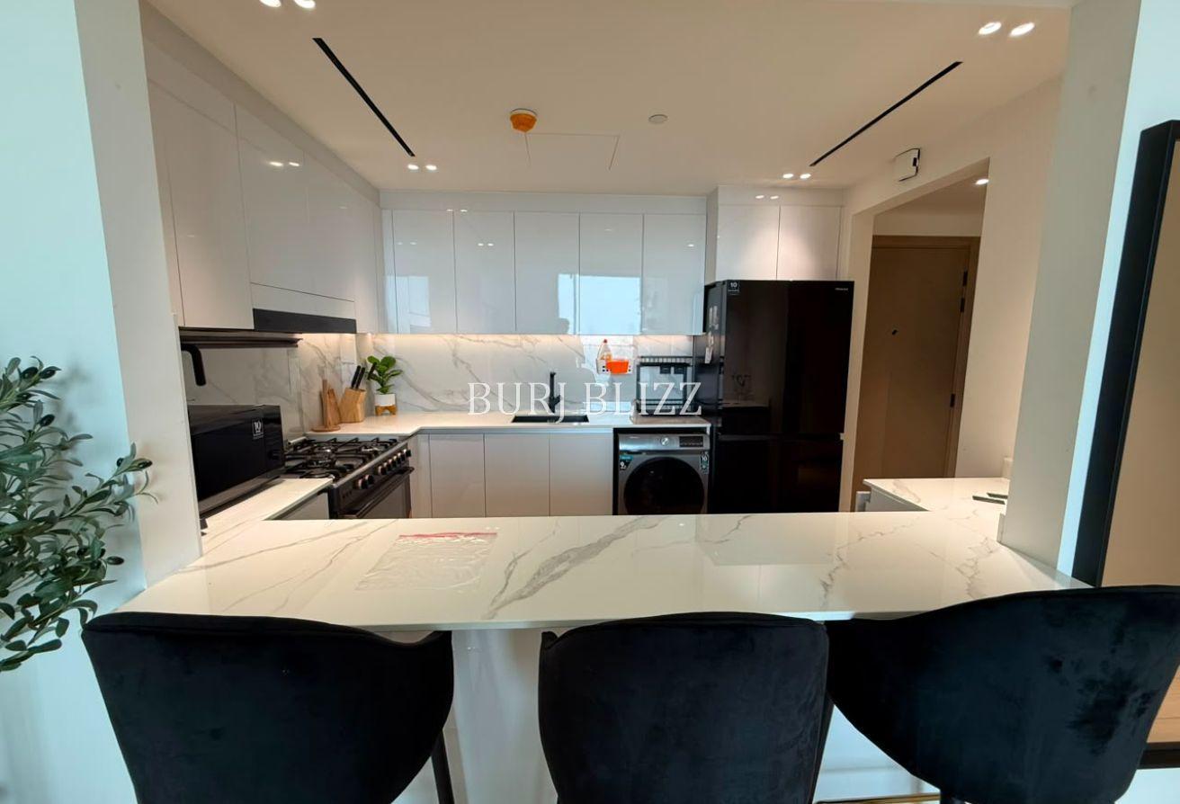 Elegant 2BR Home | Fully Furnished | Marina View photo 5