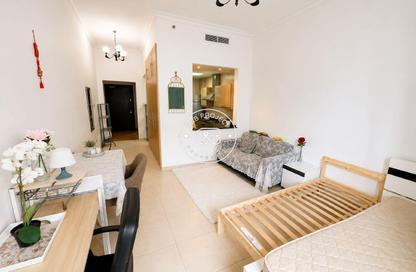 Apartment - Studio - 1 Bathroom for rent in Zumurud Tower - Dubai Marina - Dubai