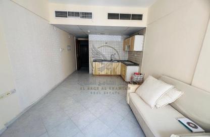 Apartment - Studio - 1 for rent in Al Majara Residences - Al Mujarrah - Al Sharq - Sharjah Apartment - Studio - 1 for rent in Al Majara Residences - Al Mujarrah - Al Sharq - Sharjah