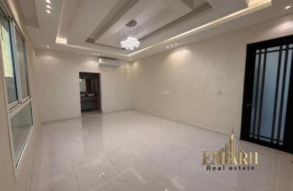 Villa - 4 - 6 for rent in Al Helio 2 - Al Helio - Ajman