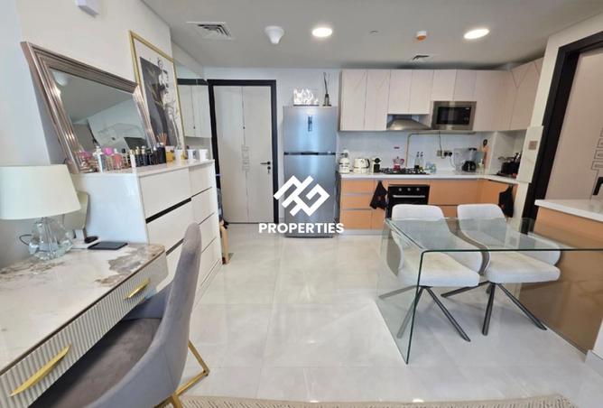 Six Cheques | Spacious Unit | Fully Furnished photo 2