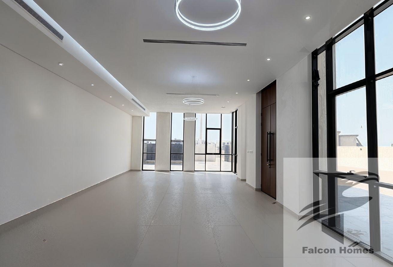 Brand New 4BR Villa with private Garden photo 6