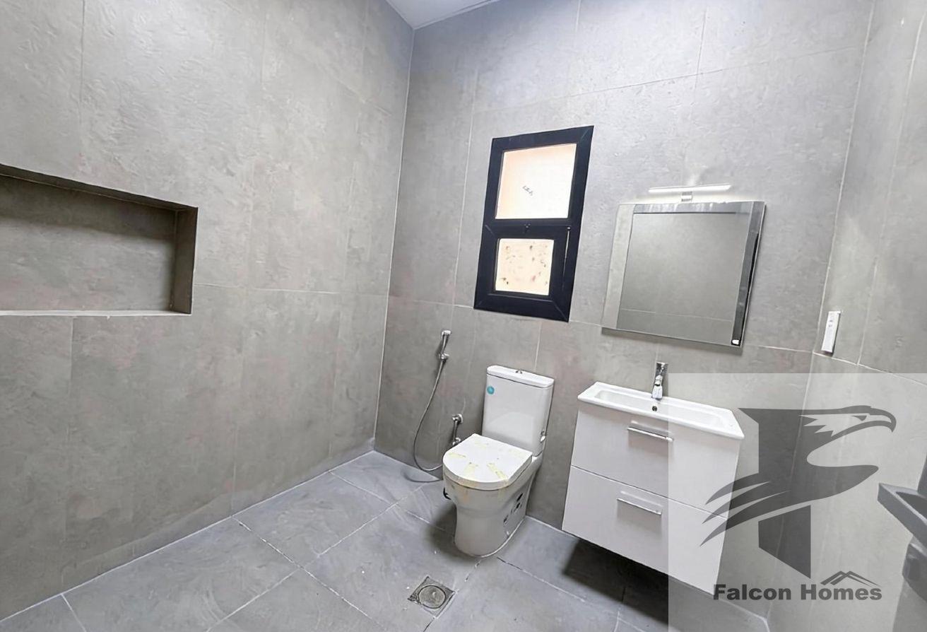 Brand New 4BR Villa with private Garden photo 18