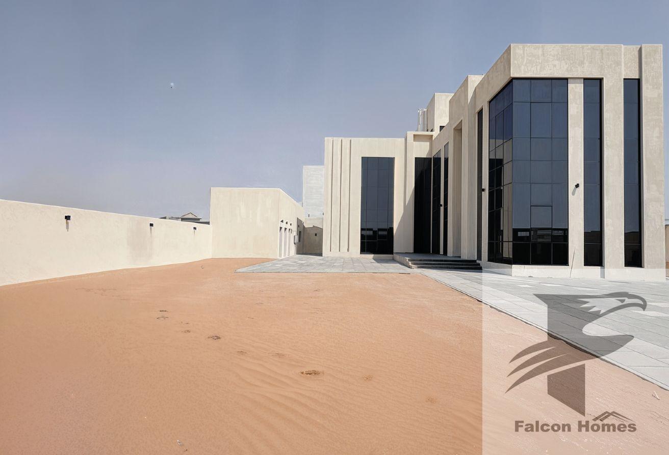 Brand New 4BR Villa with private Garden photo 2