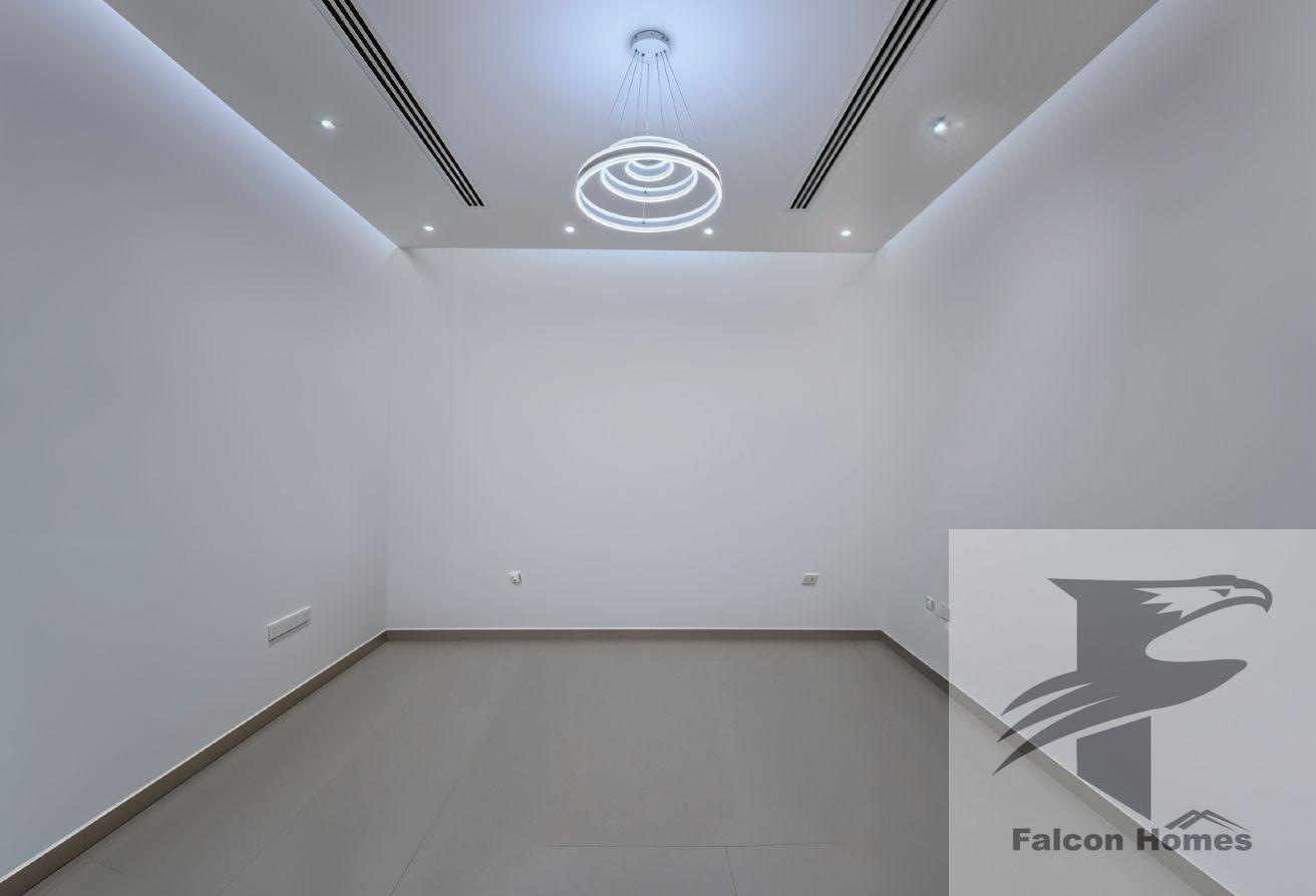 Brand New 4BR Villa with private Garden photo 13