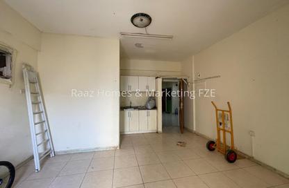 Apartment - Studio - 1 for rent in Al Plaza Building - Al Ghuair - Al Gharb - Sharjah Apartment - Studio - 1 for rent in Al Plaza Building - Al Ghuair - Al Gharb - Sharjah