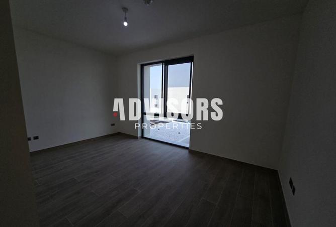 87038053 - Property Image 3