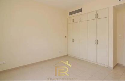Villa - 5 Bedrooms - 6 Bathrooms for rent in Meadows 7 - Meadows - Dubai
