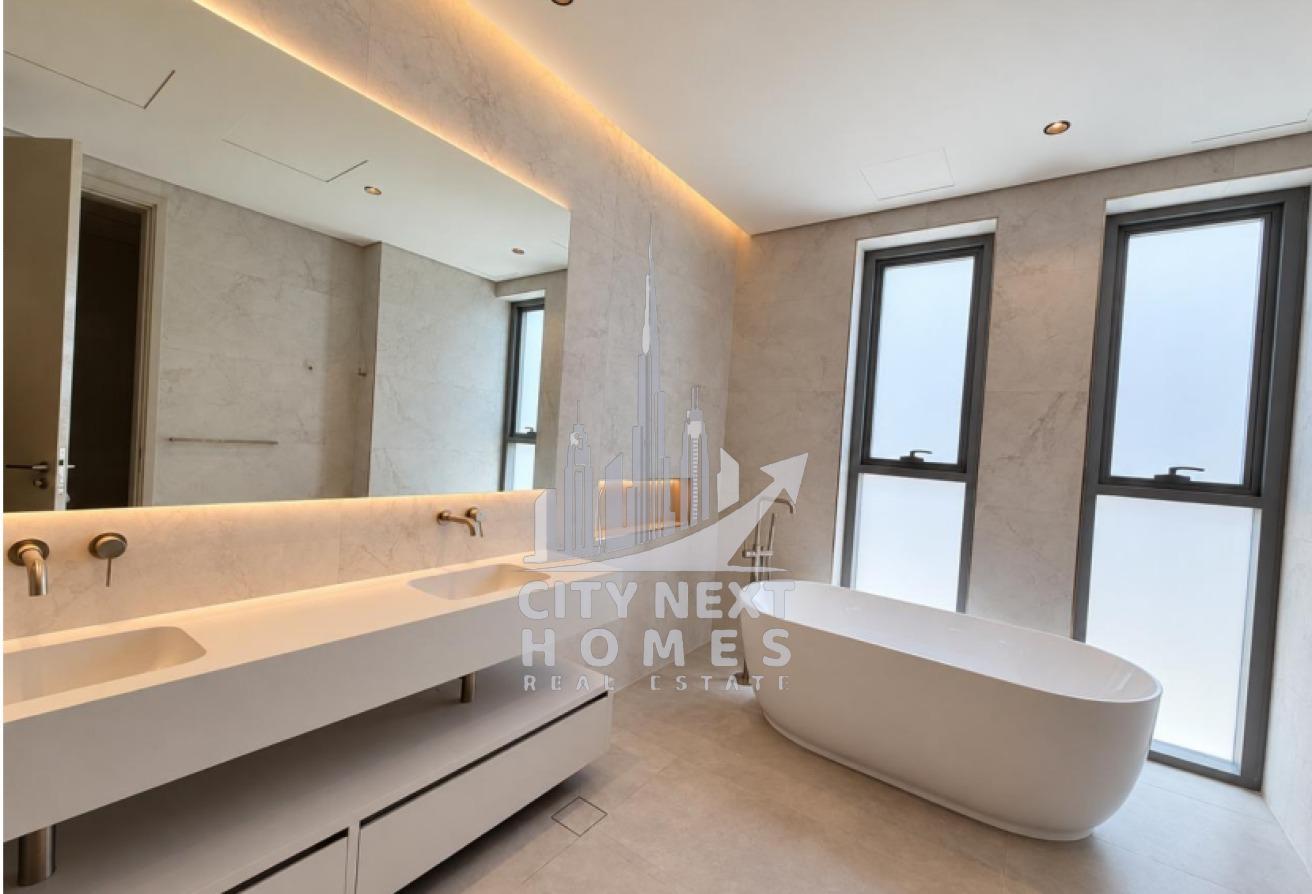 Spacious 6BR Villa | Majlis| Maid| Garden| Parking photo 12