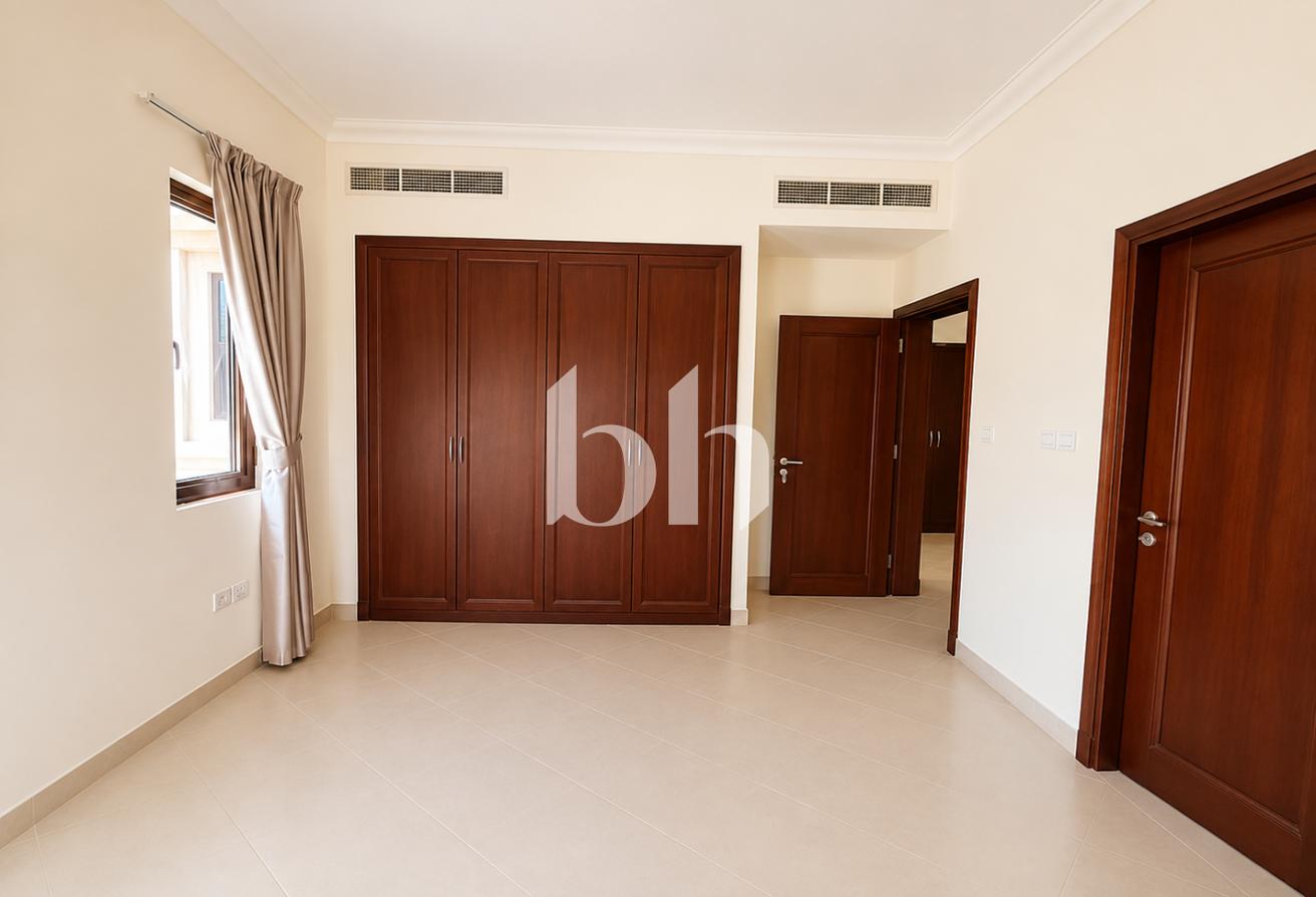 Large Plot | Close to Pool And Park | Rare Villa photo 14