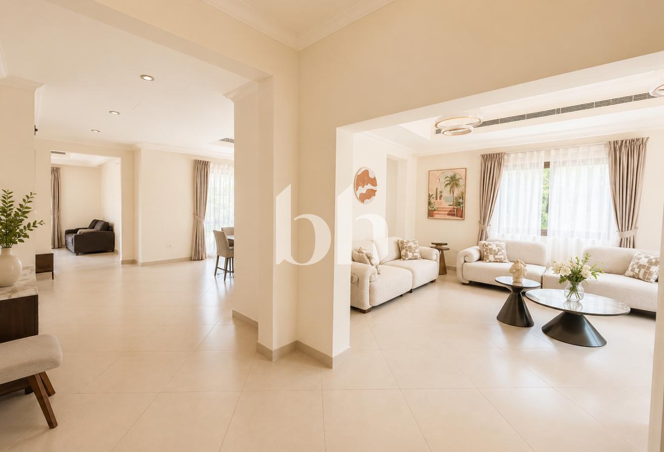 Large Plot | Close to Pool And Park | Rare Villa photo 6
