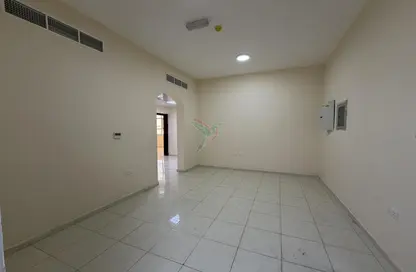 شقة - 3 غرف نوم - 3 حمامات للايجار في الدفينة - عشارج - العين