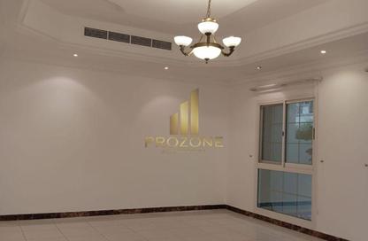 Villa - 4 Bedrooms - 5 Bathrooms for rent in Umm Suqeim 2 - Umm Suqeim - Dubai